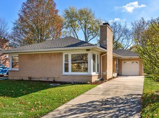 6817 N Moselle Ave, Chicago, IL 60646