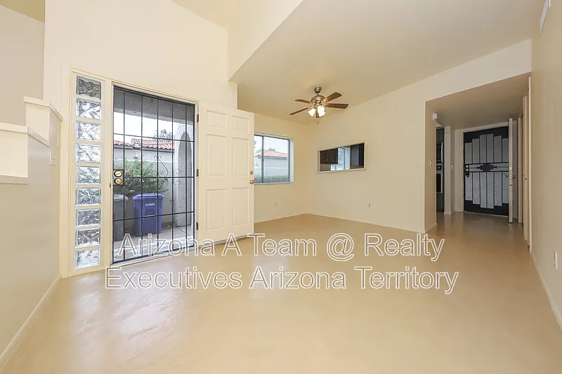 2 bed, 2.0 bath, 1299 sqft, $1,650 — Photo 3