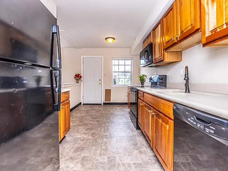 188 Chester Ct #1 — Photo 6