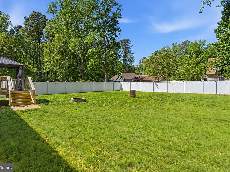 283 Shorewood Dr — Photo 27
