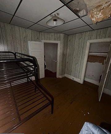 5th image of 4815 N Hutchinson St