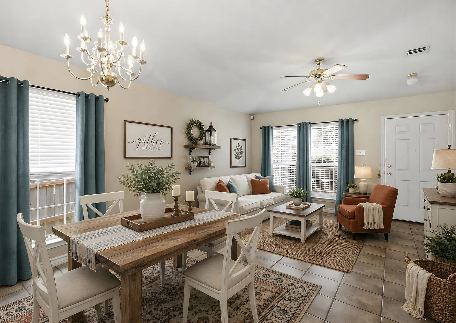 Open Floor Plan Home Near SeaWorld with Refrigerator Included — Photo 2