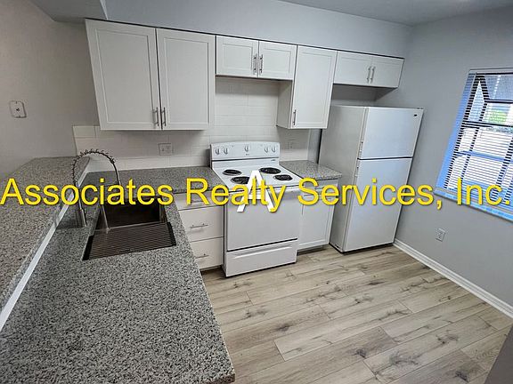 3rd image of 2225 SW 39th Dr #2225D-895