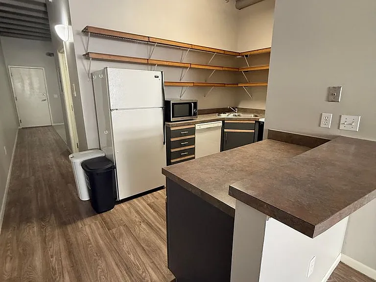 1115 Harney St — Photo 34