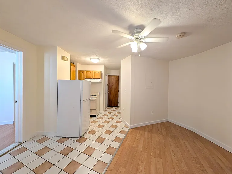 3 Holland St #4 — Photo 2