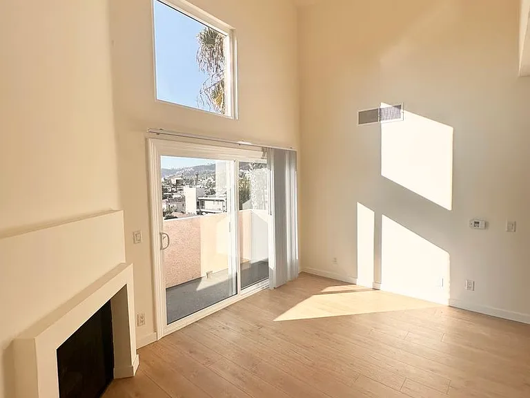 1234 Las Palmas Ave — Photo 25