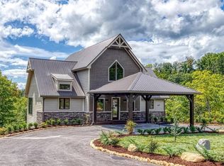 3417 Summit Trails Dr, Sevierville, TN 37862