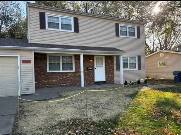 2617 Avalon Dr, Bettendorf, IA 52722