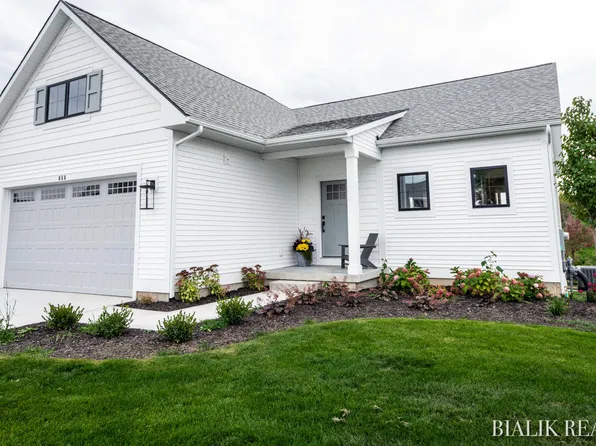 594 Sun Vale Ln, Grandville, MI 49418