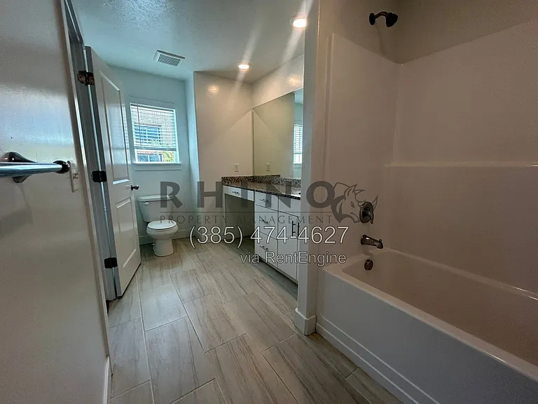 352 E 1850 N #13 — Photo 8