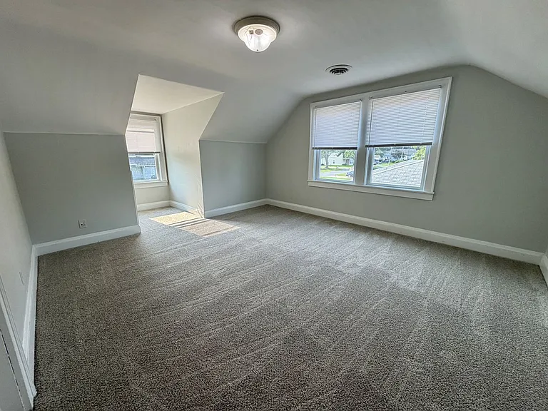 1319 Myrtle Ave — Photo 9