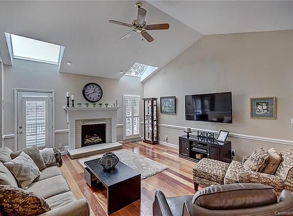 4th image of 107 Wynward Ln