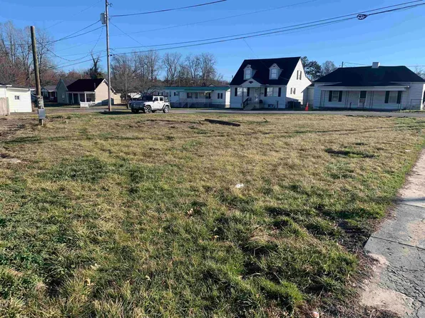 402 E 3rd St, Grayson, KY 41143