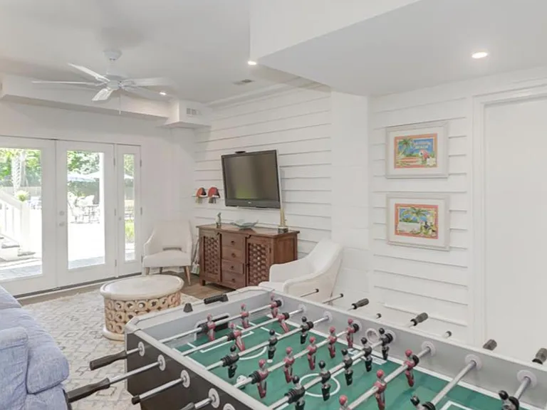806 Carolina Blvd — Photo 18