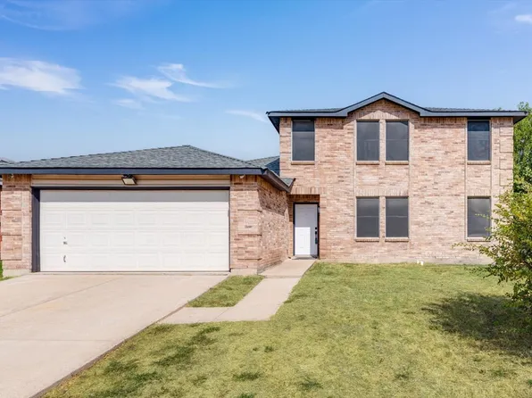 143 Queen Annes Dr, Burleson, TX 76028