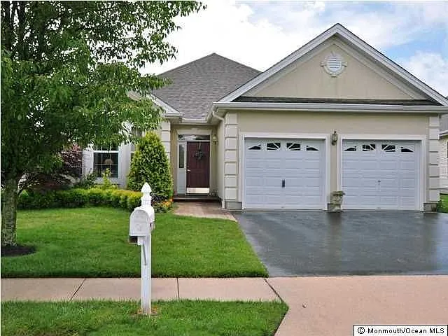 14 Moss Ln photo 1