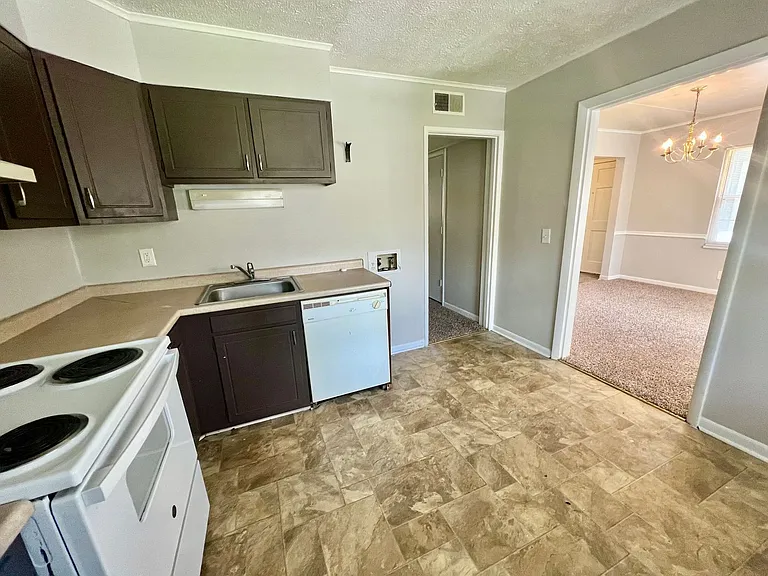 1200 Craigmont Dr — Photo 15