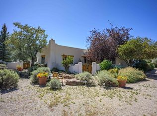 1136 Juniper Rd, Taos, NM 87571