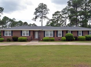 1910 W Lakeridge Dr, Albany, GA 31707