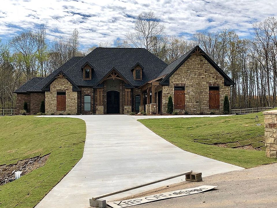 2nd image of 1071 Keystone Dr