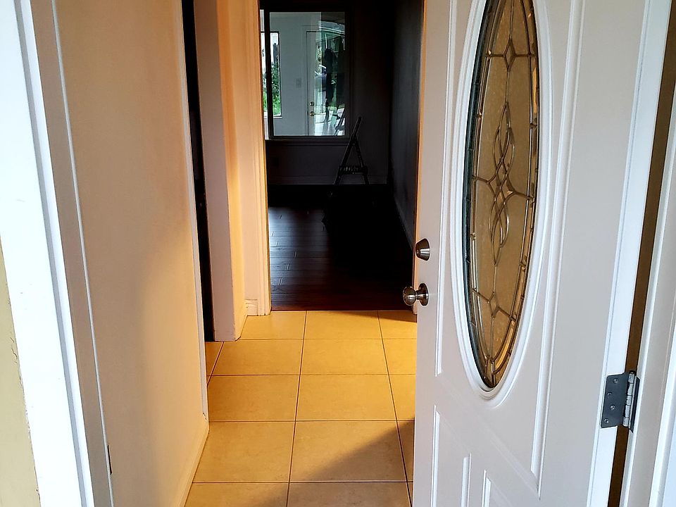 1st image of 1815 E Pioneer Dr