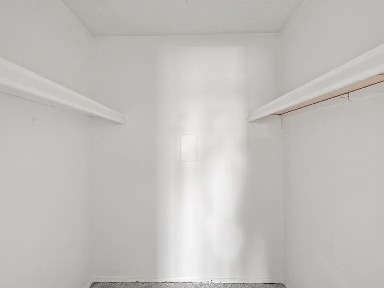 Glenwood Apartments — Photo 10