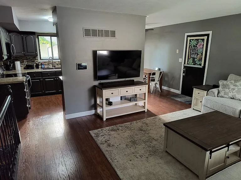 3501 N Miller Rd — Photo 4