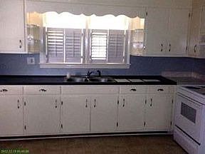 4th image of 833 Meadowood Dr NE