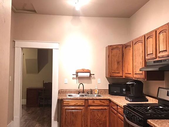 5th image of 1409 N Park Ave