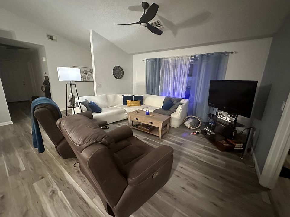 1st image of 564 Knobhill Dr #1