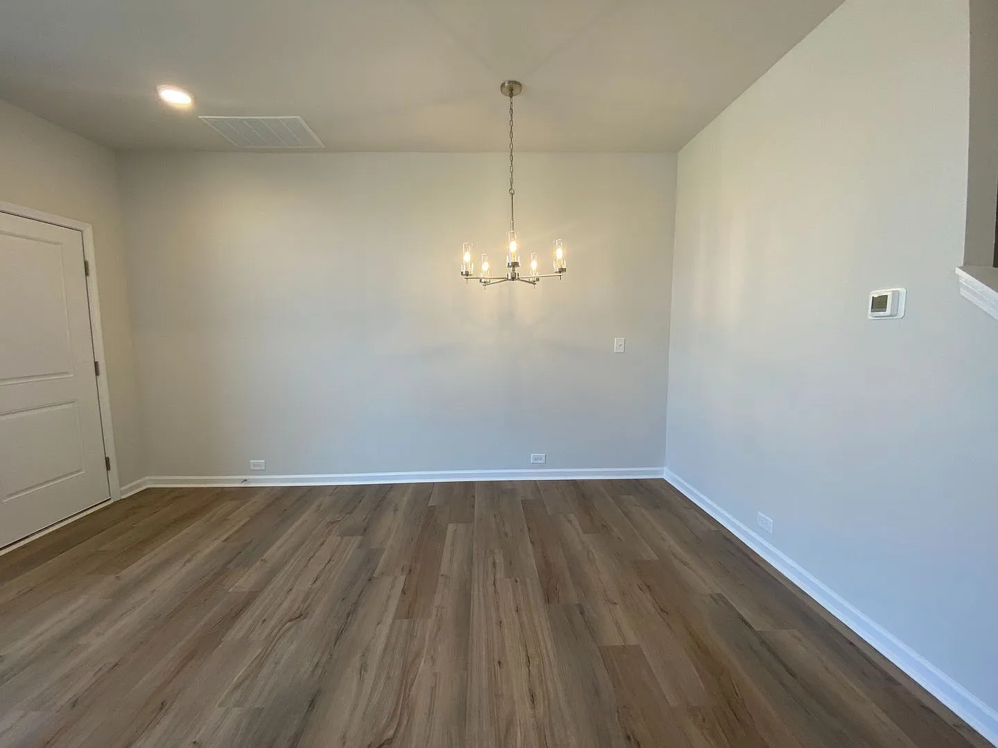 Room in 4 Bedroom Home at Statesville Ave — Photo 2