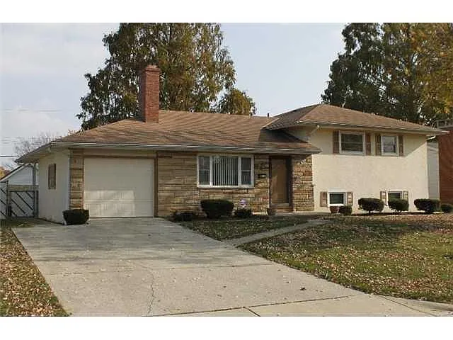 1080 Bronwyn Ave photo 1