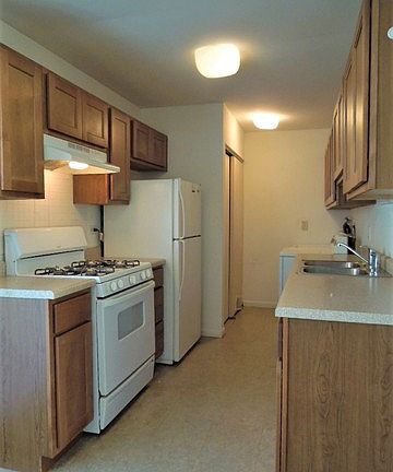 3rd image of 231 Dakota Ct Unit A
