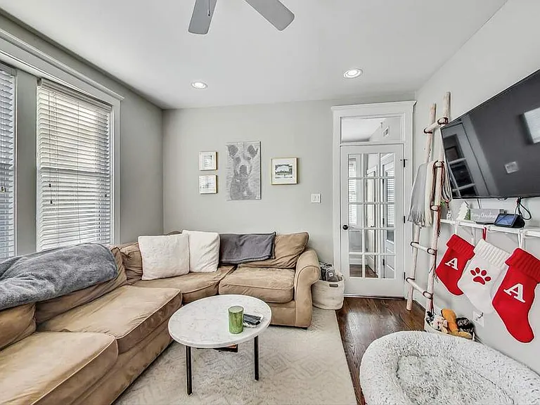 1800 N Honore St #2R — Photo 7