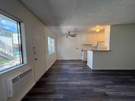 5th image of 18415 Prairie St