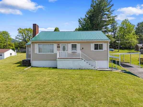 810 Cumberland St, Marion, VA 24354
