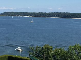 99 E Neck Rd, Huntington, NY 11743