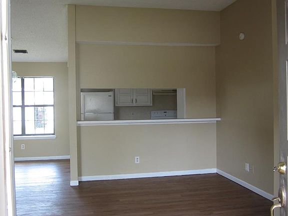 3rd image of 3917 Purdue Ln
