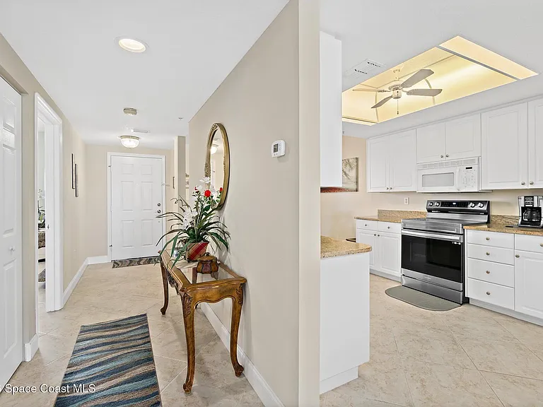 601 Shorewood Dr #G505 — Photo 11
