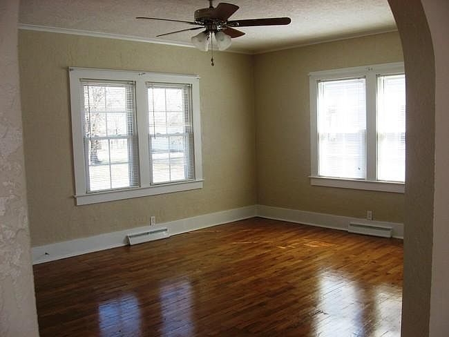 2nd image of 804 S Tremont Ave