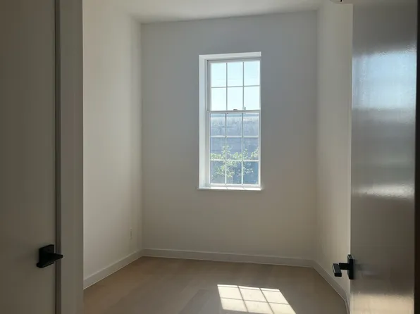 828 Flatbush Avenue image 3 of 9