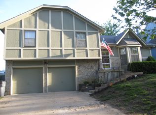 1533 W Forest Dr, Olathe, KS 66061