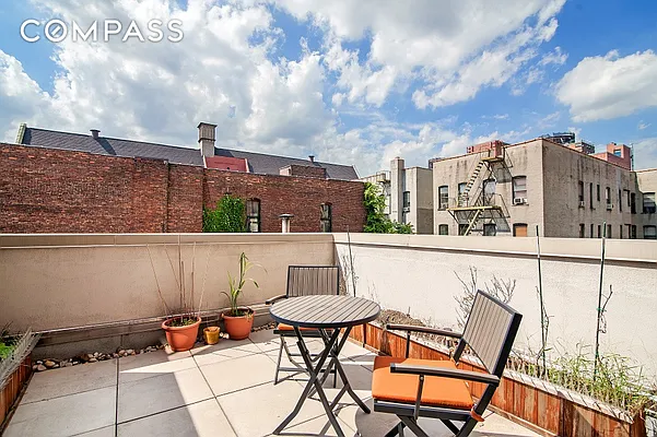Rented by Compass | media 22