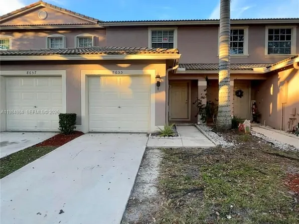 8655 N Southgate Shores Cir, Fort Lauderdale, FL 33321