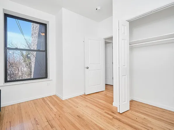 623 Halsey Street image 6 of 12