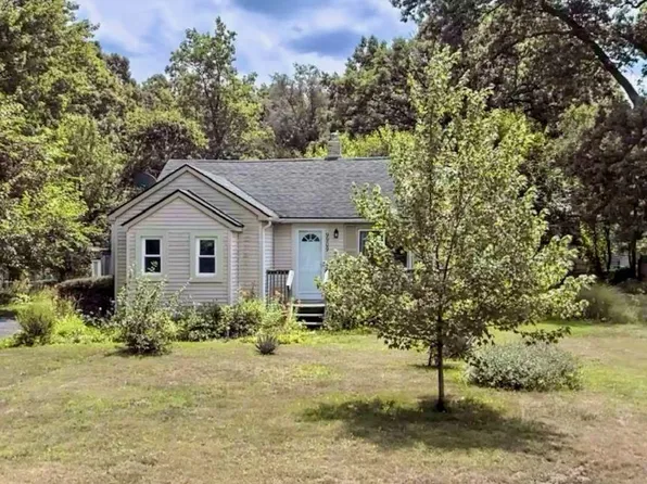 9909 Palmoor Ave, White Lake, MI 48386
