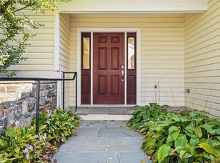 9 Crow Hill Rd, Mount Kisco, NY 10549