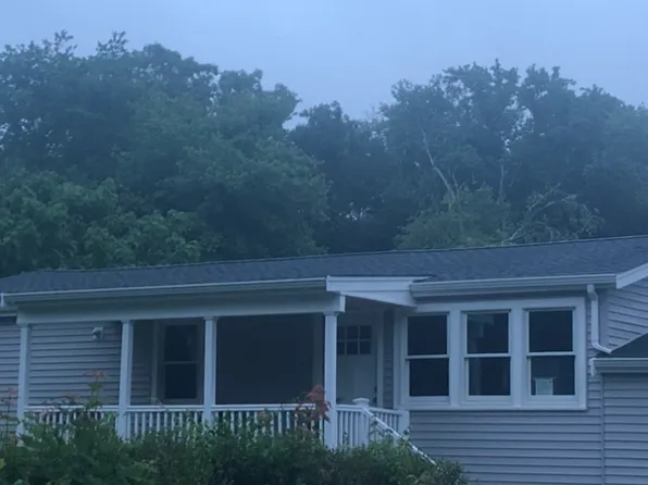 11 Hemlock St, Westport, MA 02790