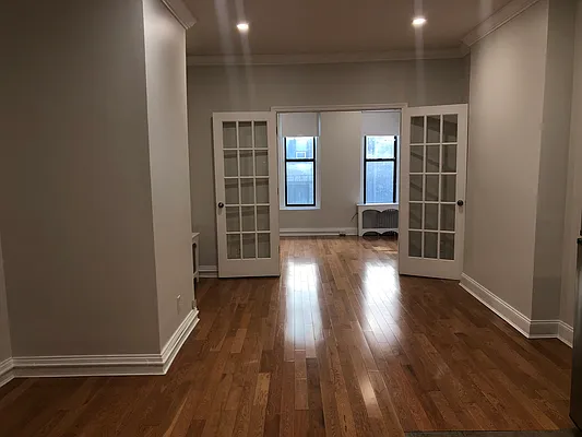 Rented by R New York | media 16