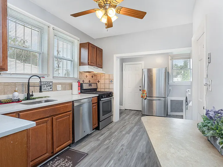 KITCHEN WITH THE ESSENCIAL